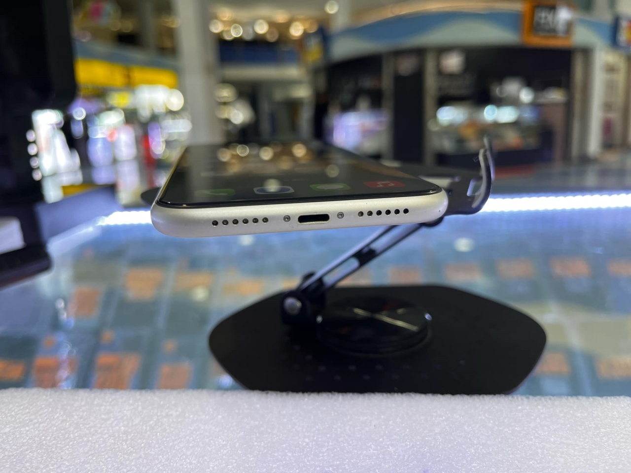 b42e71e6-207d-4506-bdf5-db47ce69a4f0.jpg - ขาย !! #iPhone #11 #128GB  สภาพ 100% ขายราคา 8,900 บาท ✅ แบต 84% | https://pkmobile0952566995.com/pkshop