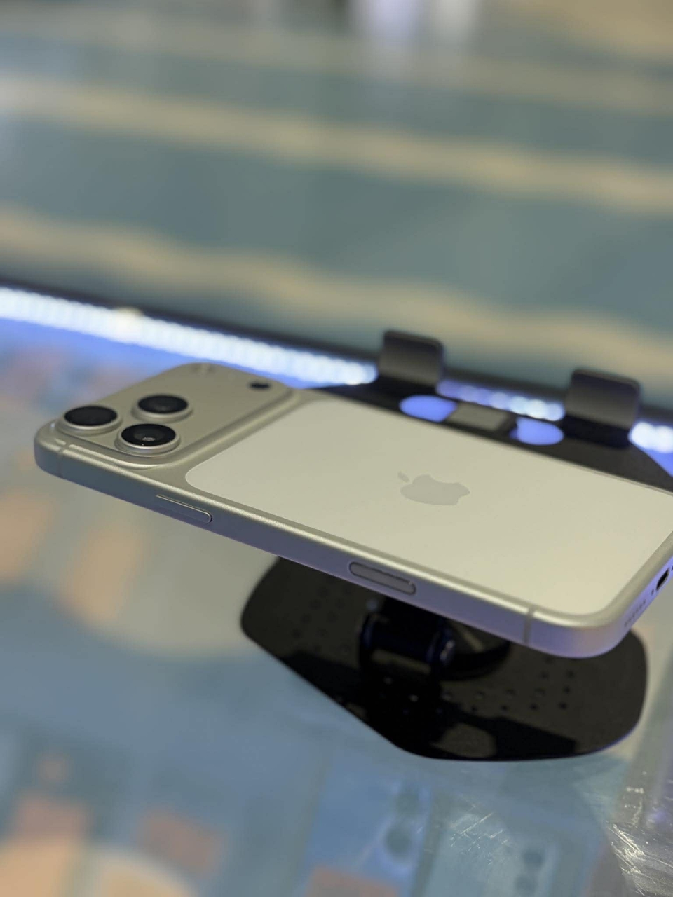 591804440_1271140064824666_1204122506461300512_n.jpg - IPHONE 17 PRO MAX 256GB สภาพสวย ประกัน 8/10/2026 แบต 100 | https://pkmobile0952566995.com/pkshop