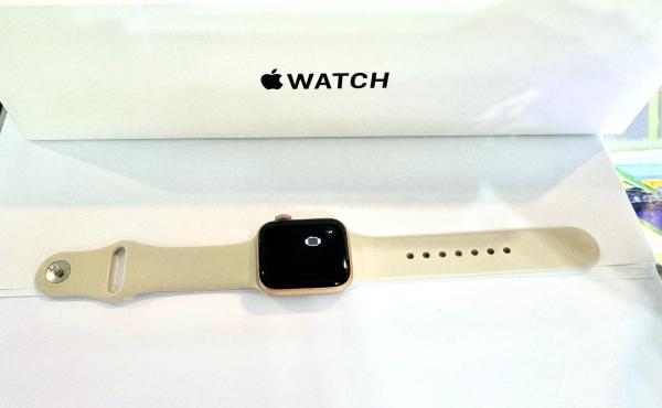 Apple Watch SE 40mm  แบต 85