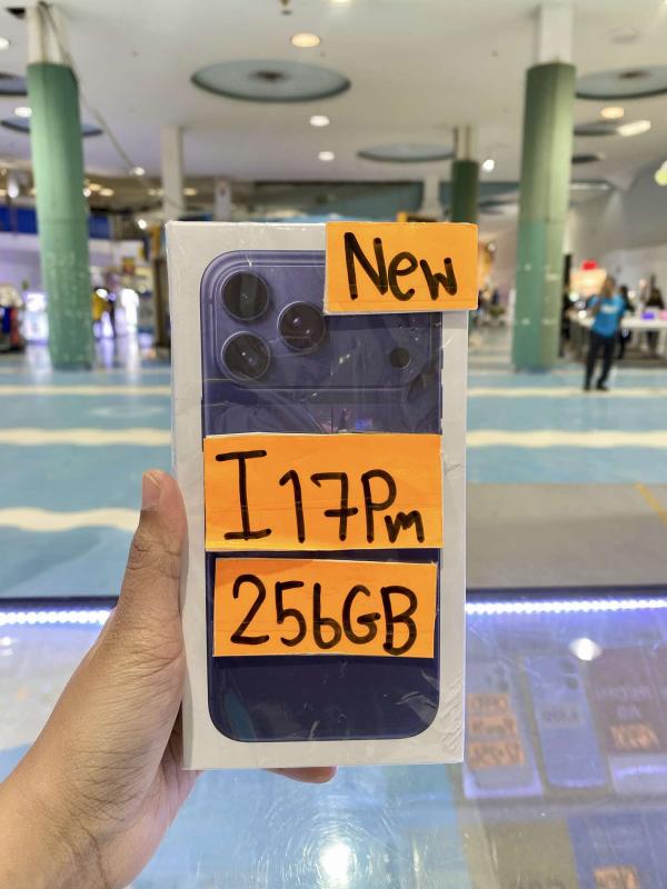 iPhone 17 Pro Max 256GB มีสิ้นค้า เข้ามาร้าน เท่านั้น หรือ โทร